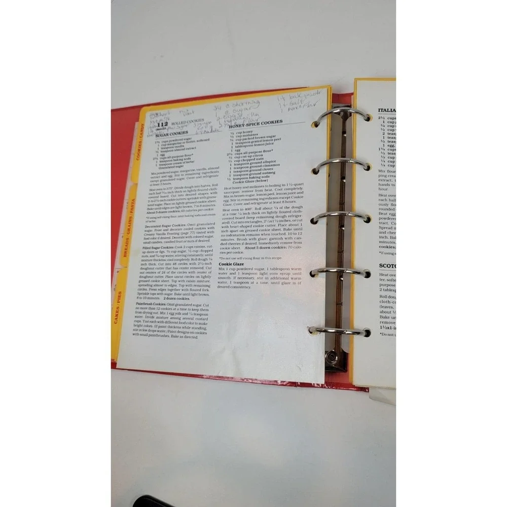 Betty Crocker's Cookbook New & Revised 5 Ring Binder 1989 7th Printing Vintage